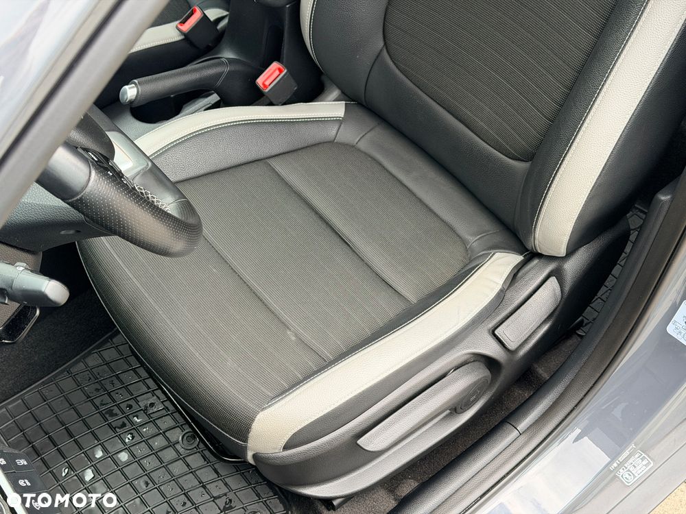 Kia Stonic 1.2 L - 16