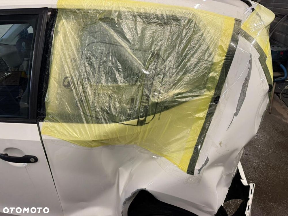 Volkswagen up! club - 18