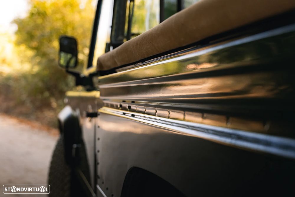 Land Rover Defender 90 2.5 TDi Metal Top - 16
