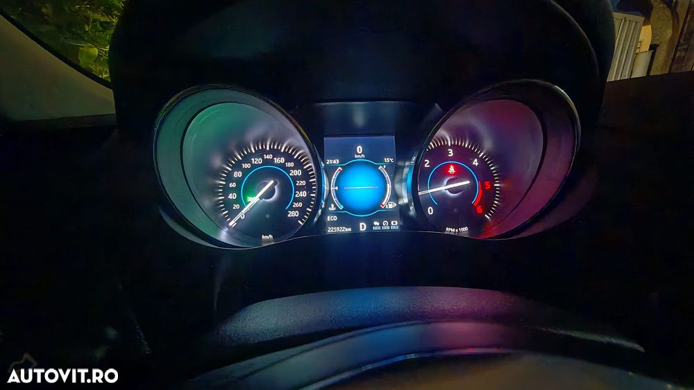 Jaguar F-Pace 25d AWD R-Sport - 33