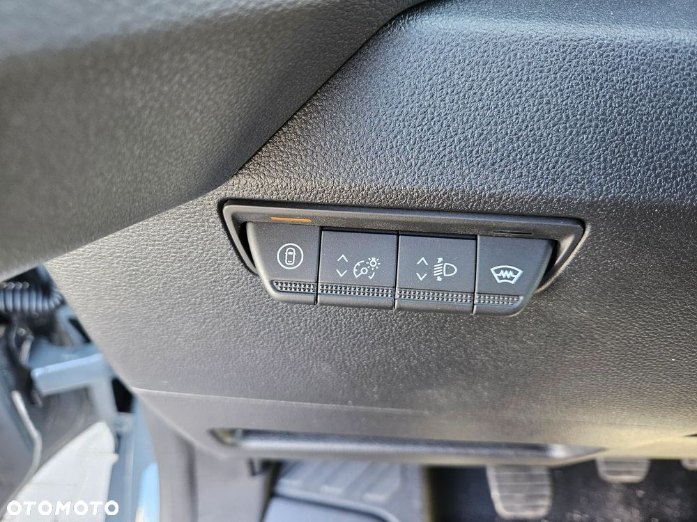 Renault nowy Master brygadówka Gruau L3H2 170KM - 23