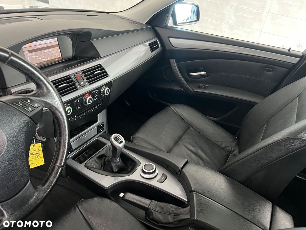 BMW Seria 5 520d - 12