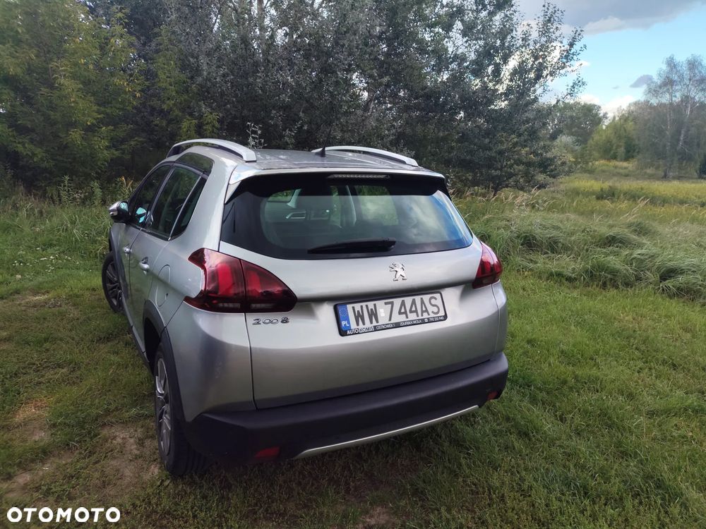 Peugeot 2008 1.5 BlueHDi Allure S&S - 6