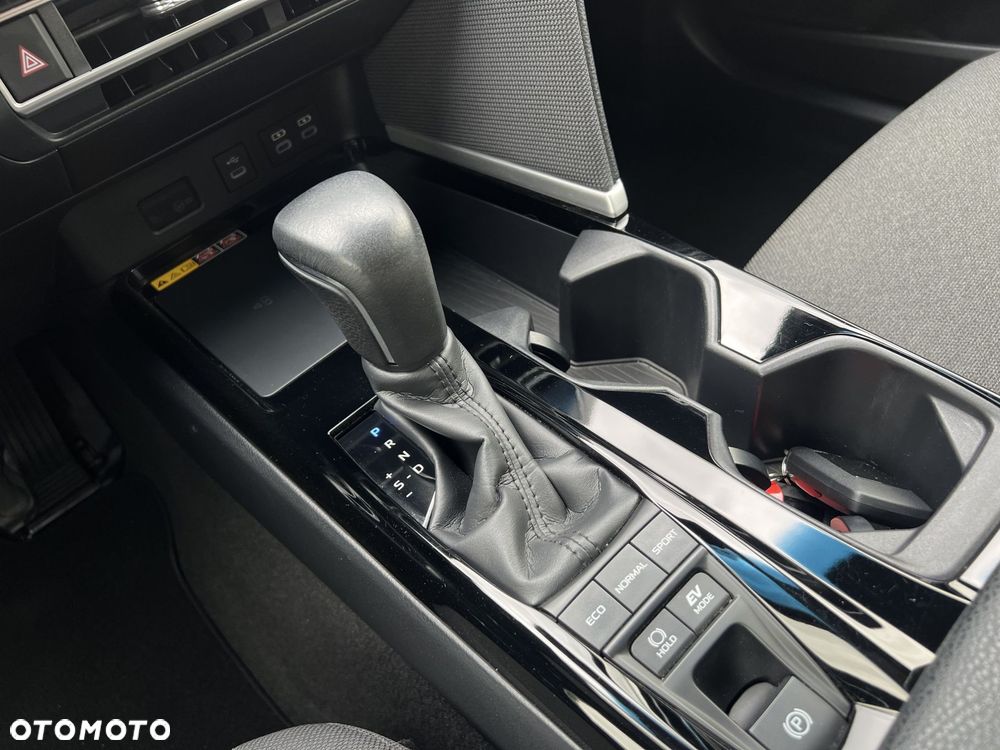 Toyota Camry - 17