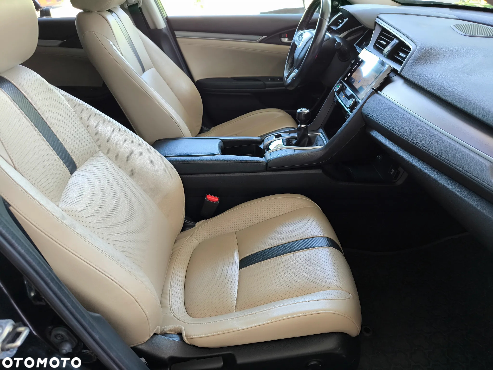 Honda Civic 1.5 T Executive - 19