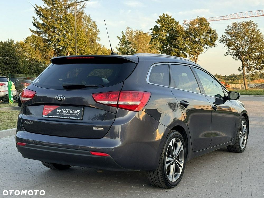 Kia Ceed 1.6 CRDi 136 ISG Platinum Edition - 12