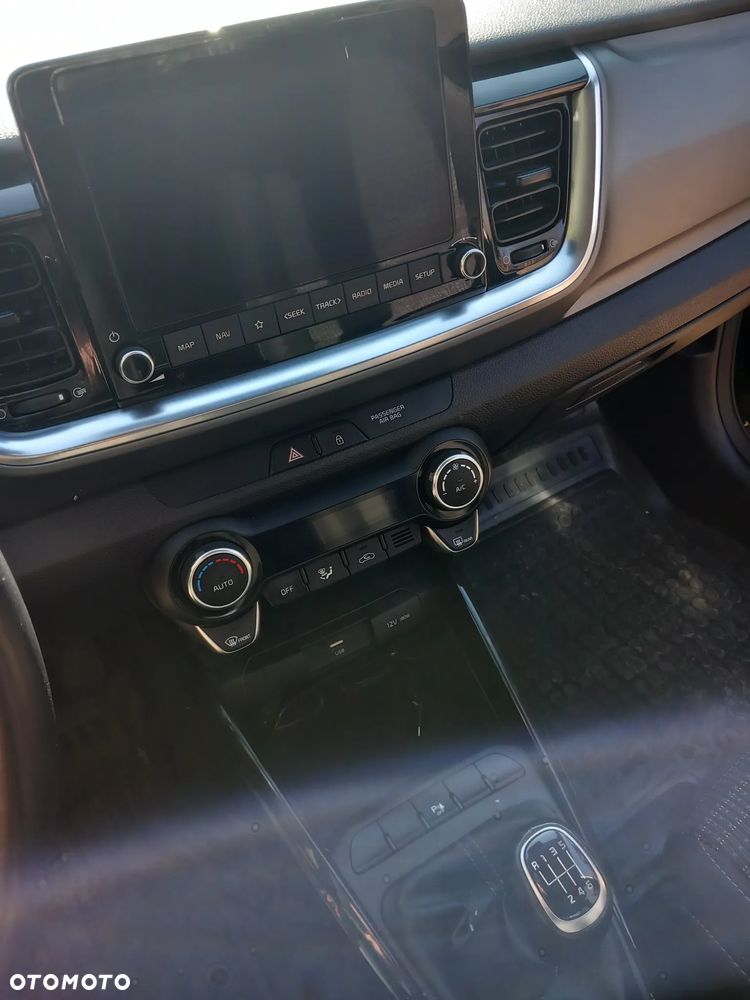 Kia Stonic 1.0 T-GDI L - 6