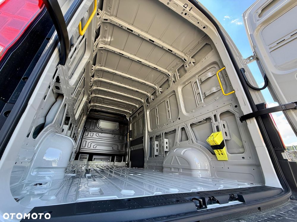 Volkswagen Crafter - 30