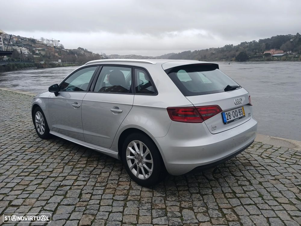 Audi A3 Sportback 1.6 TDI Attraction - 9