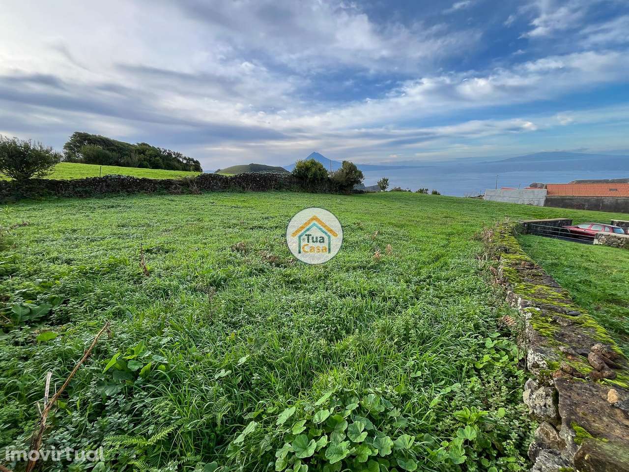Terreno com Vistas sobre o Pico, Faial, entre Morro e as Exuberantes P - Grande imagem: 2/24