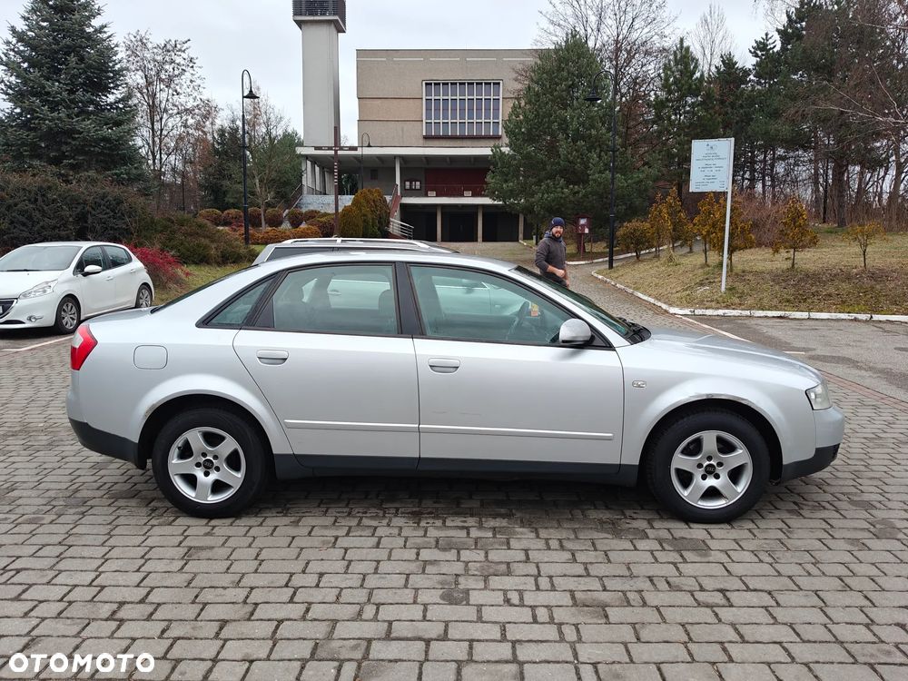 Audi A4 Limousine - 11