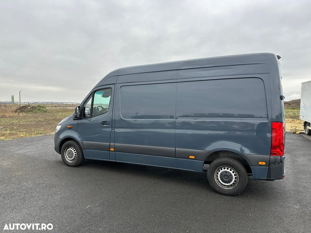 Mercedes-Benz Sprinter - 4