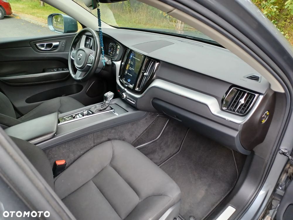 Volvo XC 60 T4 Momentum - 21