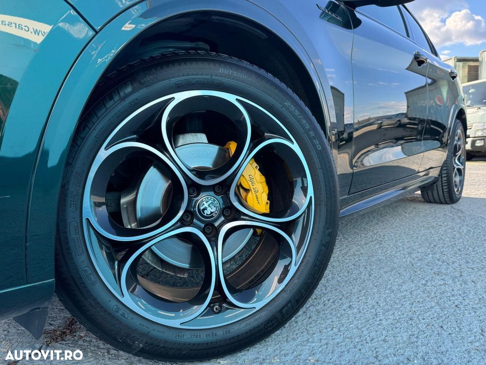 Alfa Romeo Stelvio - 19