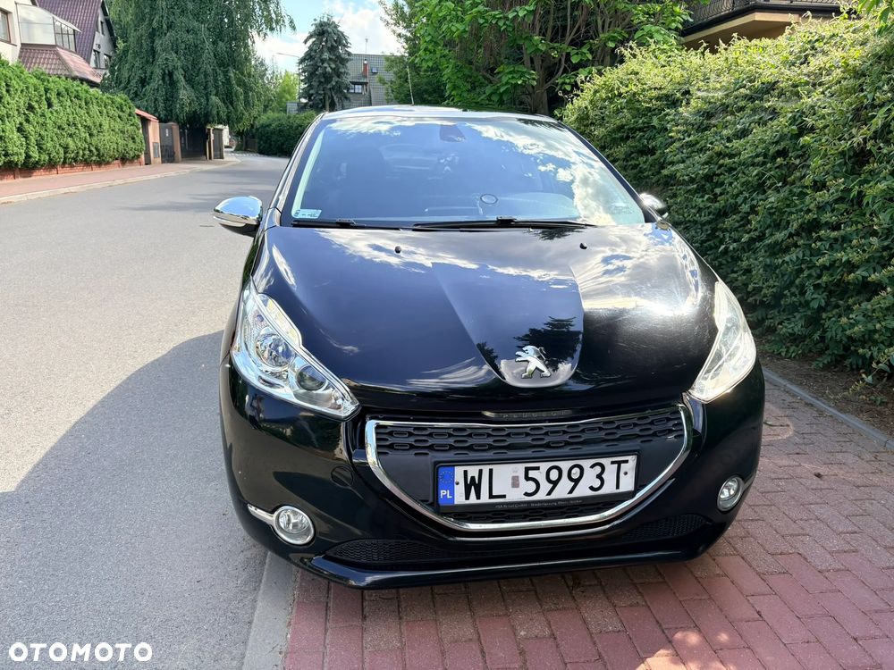 Peugeot 208 1.6 BlueHDi Allure S&S - 23