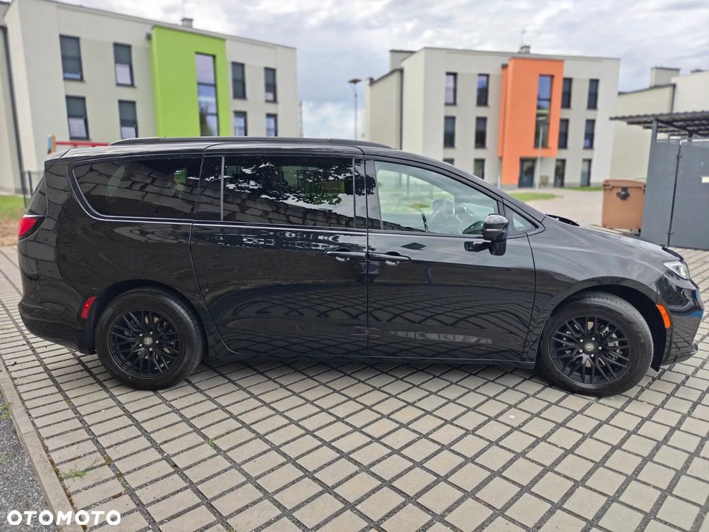 Chrysler Pacifica - 3