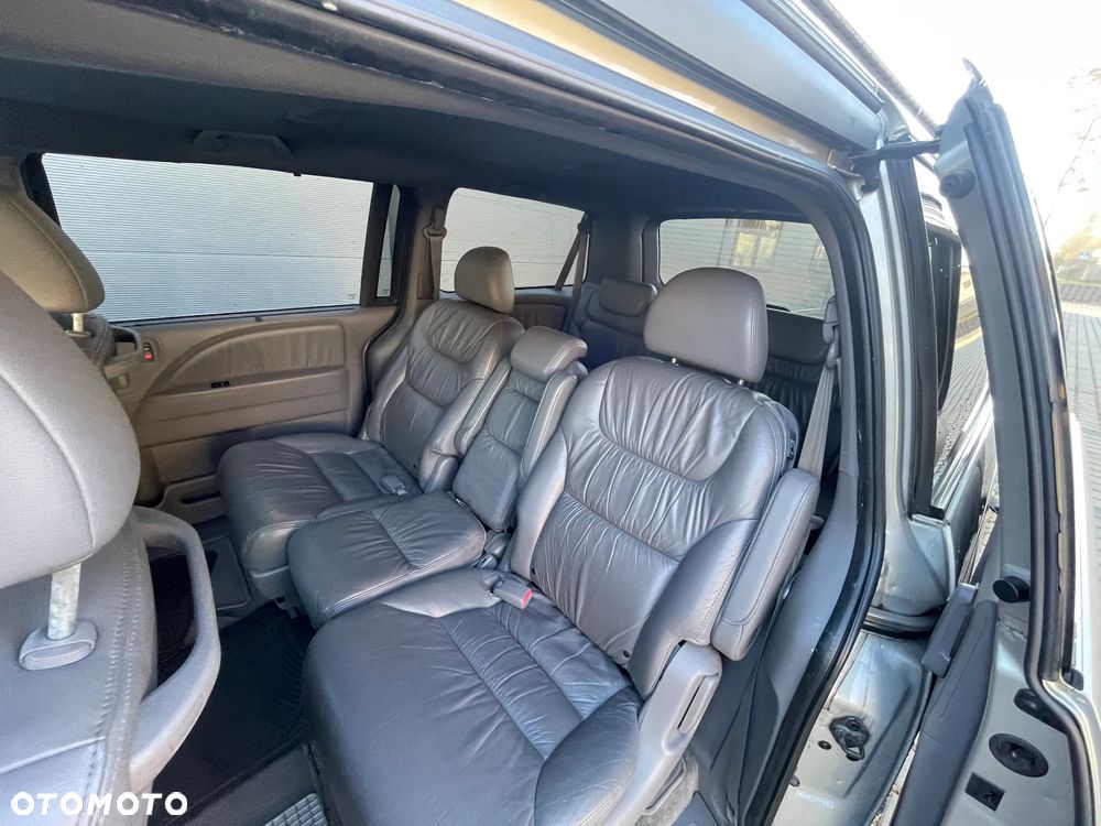 Honda Odyssey 3.5 LX - 6