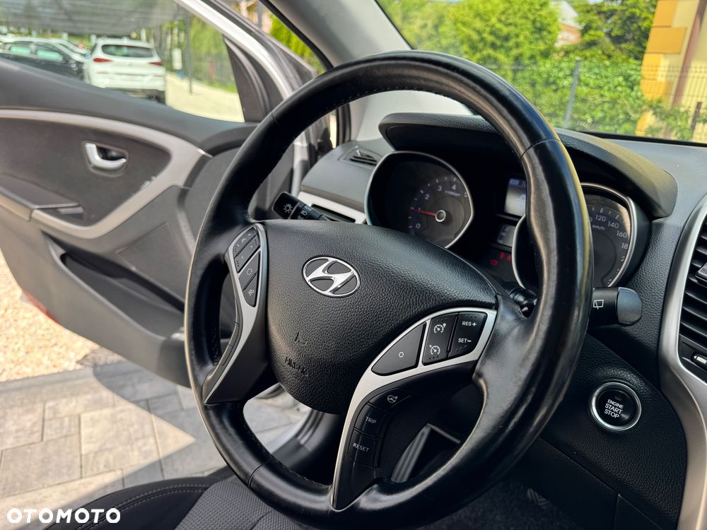 Hyundai i30 1.4 BlueDrive Go - 19