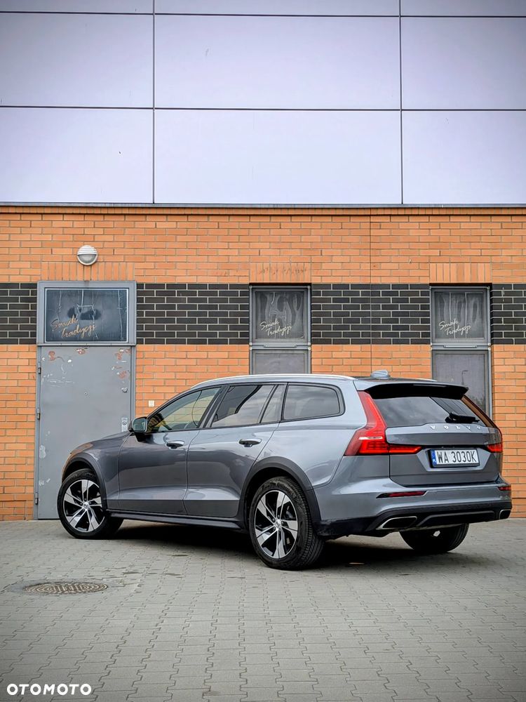 Volvo V60 Cross Country - 7