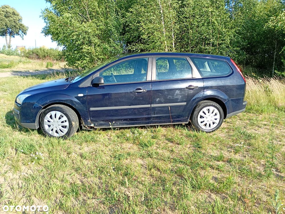 Ford Focus 1.6 Ambiente - 2