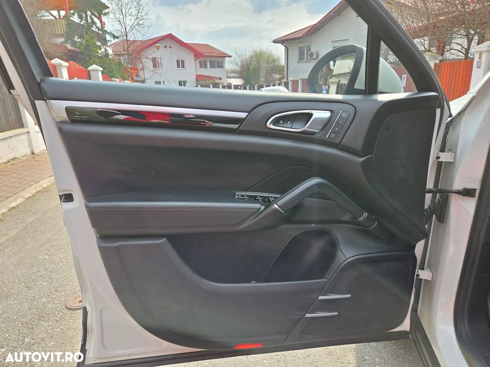 Porsche Cayenne 3.0TD TipTronic - 14