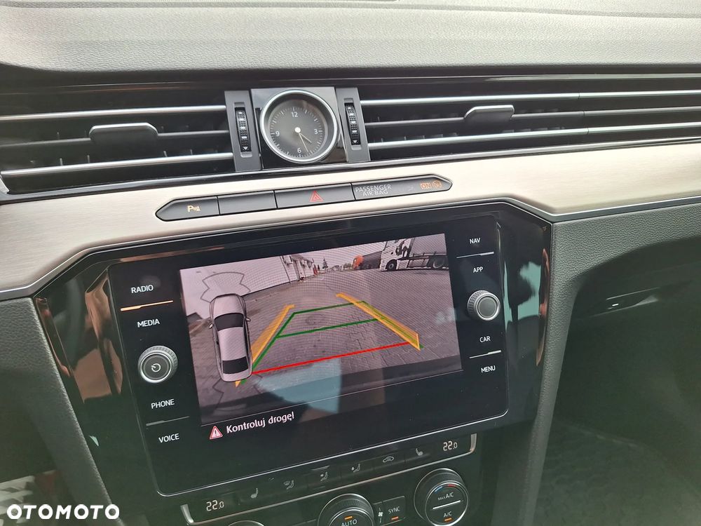 Volkswagen Passat - 14