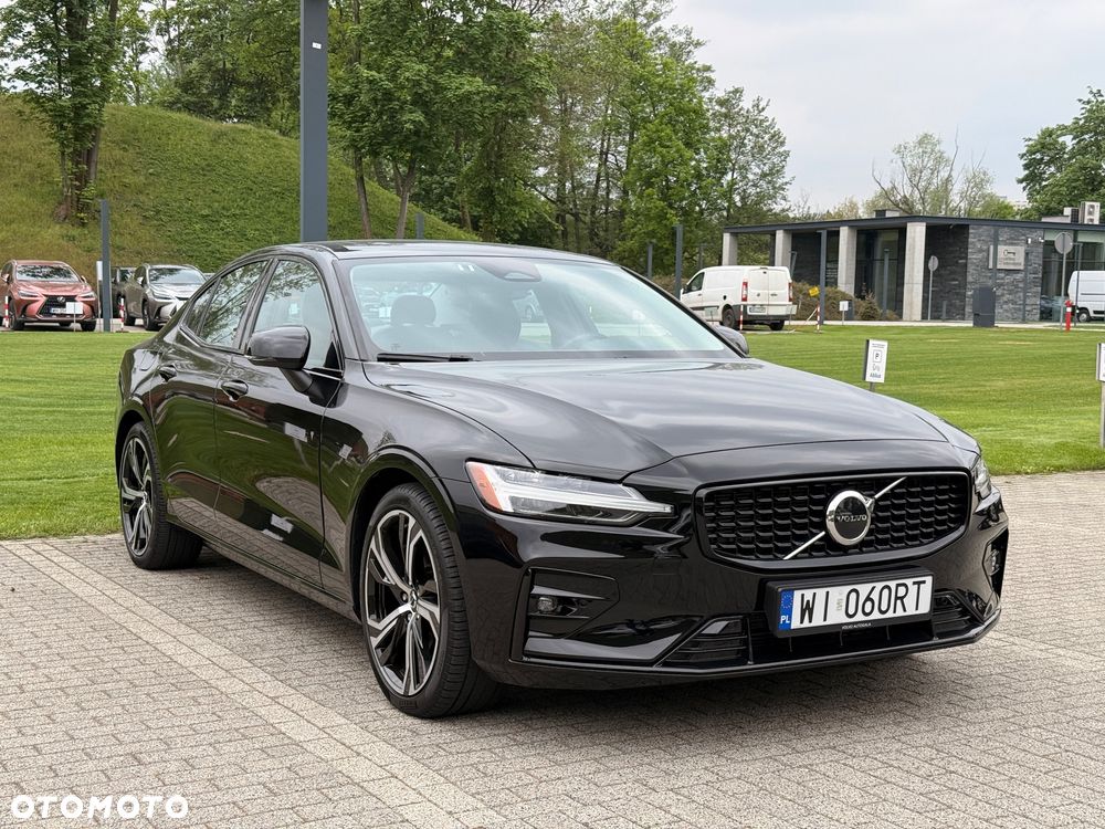 Volvo S60 B5 B AWD Plus Dark - 4