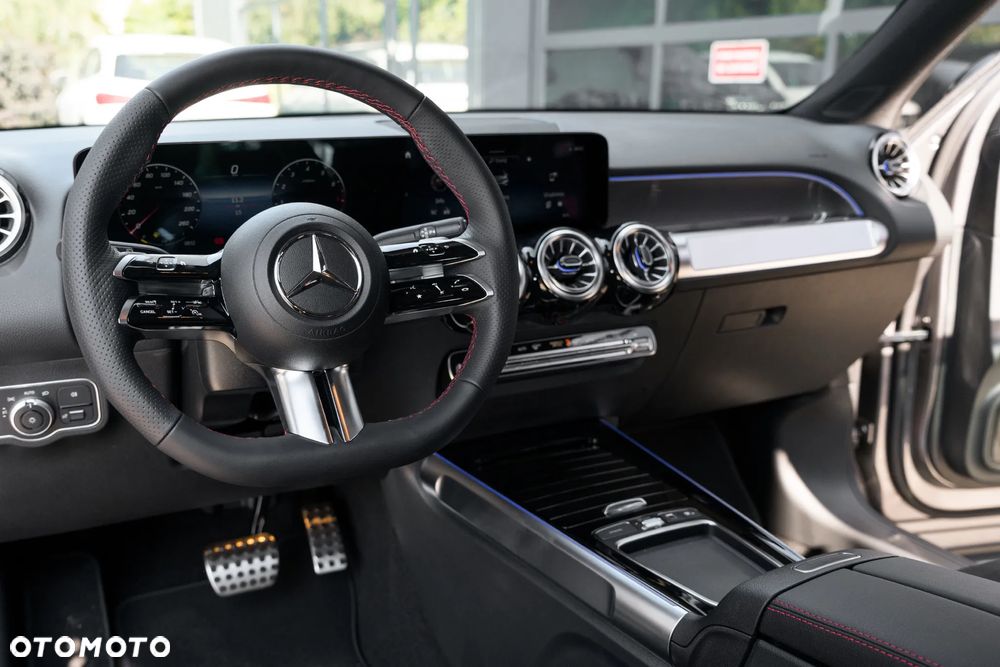 Mercedes-Benz GLB 200 AMG Line 7G-DCT - 12