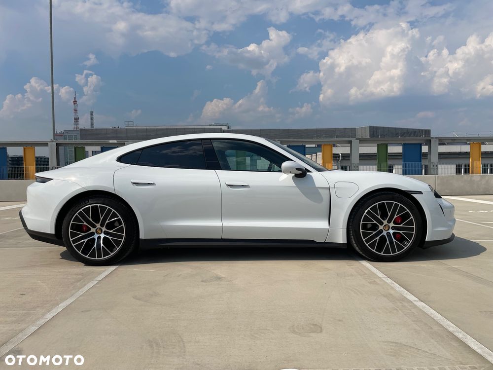 Porsche Taycan 4S Performance Plus - 12