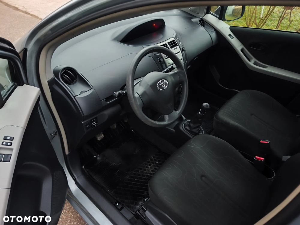 Toyota Yaris 1.33 Luna - 12