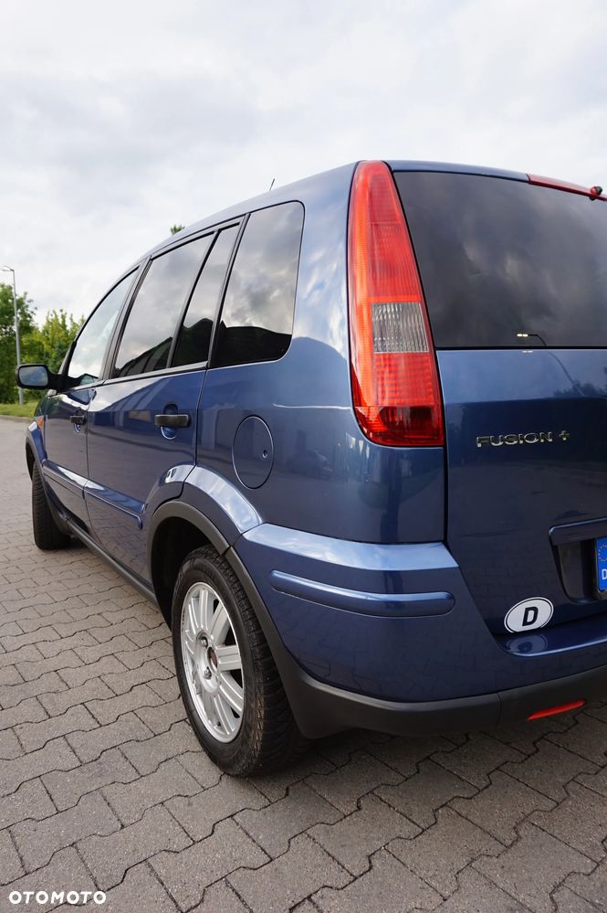 Ford Fusion - 12