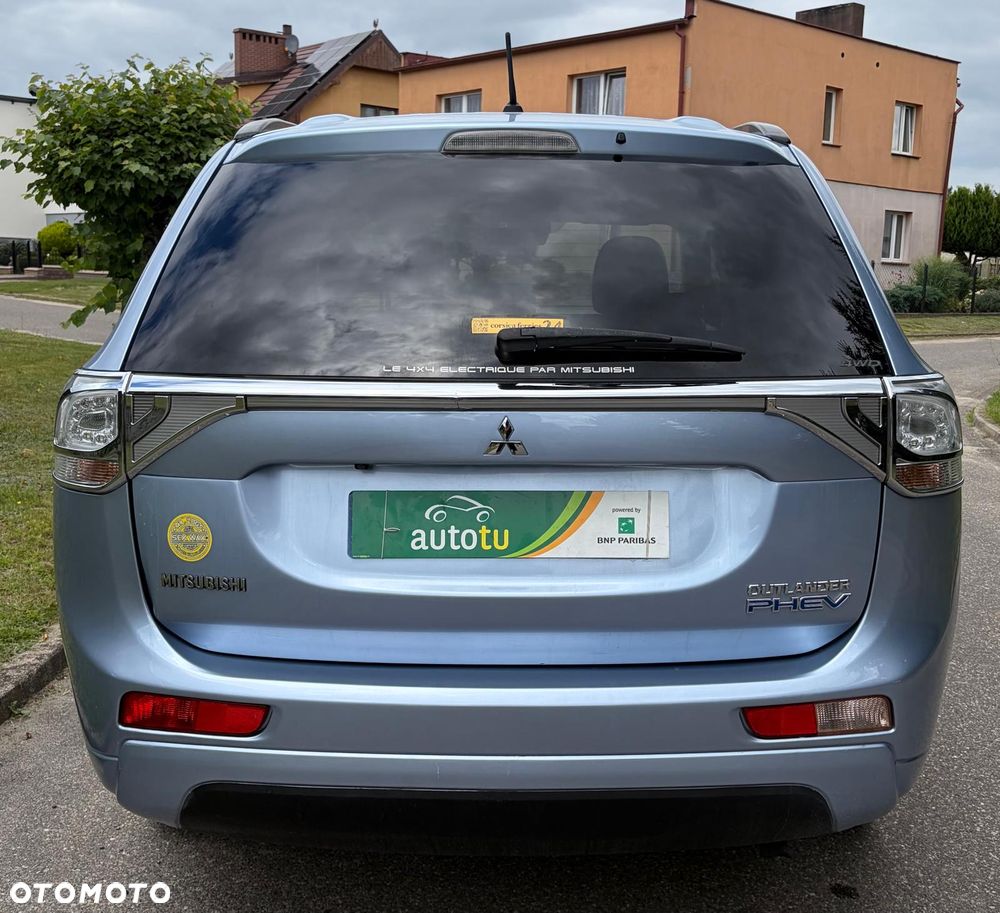 Mitsubishi Outlander - 4