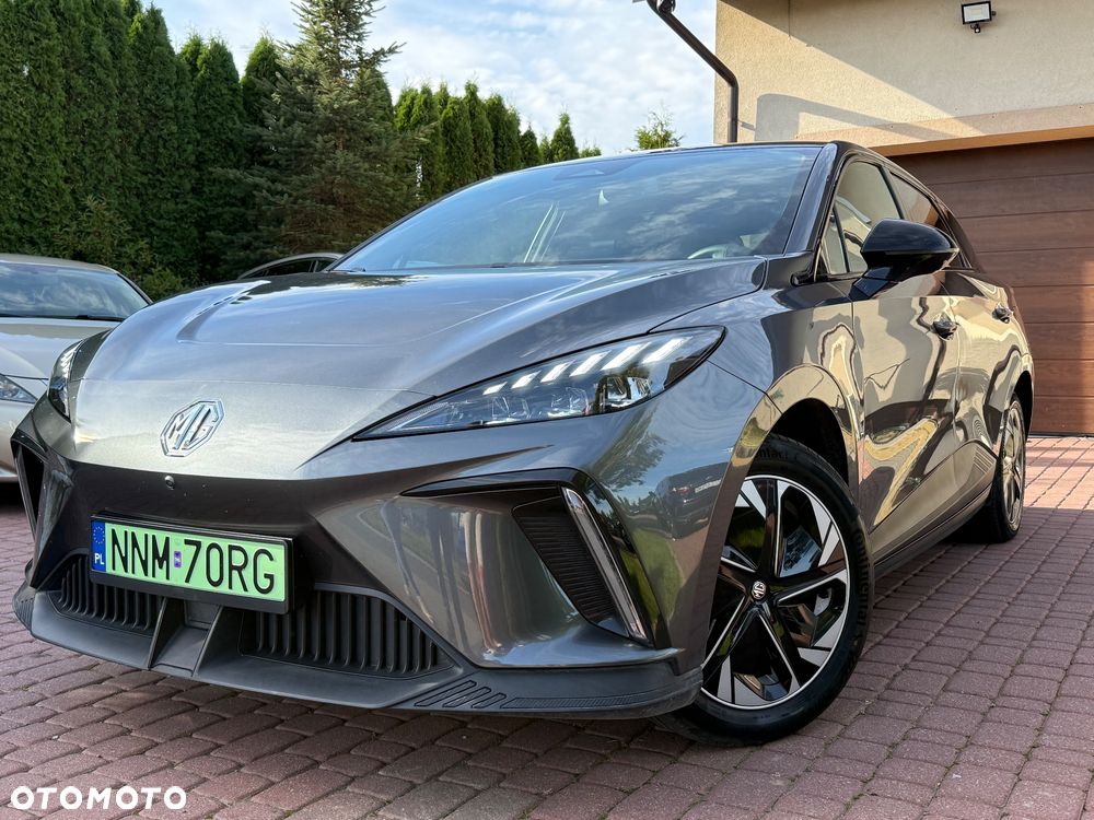 MG 4 Luxury 64 kWh - 1
