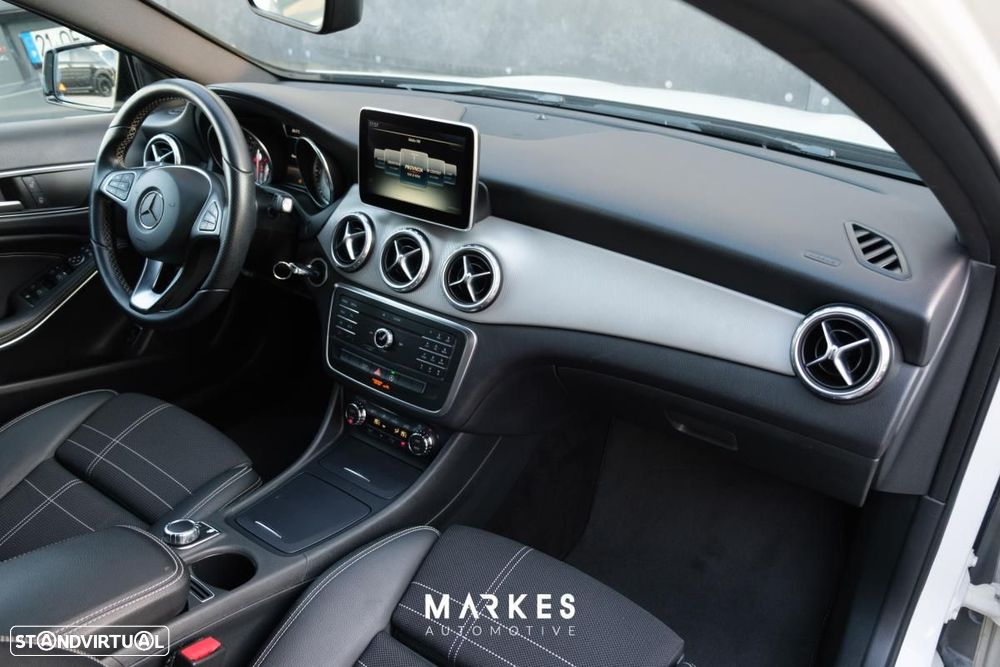 Mercedes-Benz GLA 220 d 7G-DCT Urban - 25