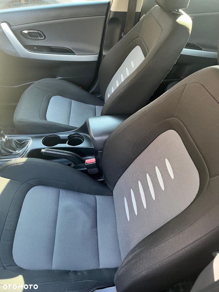 Kia Ceed - 8