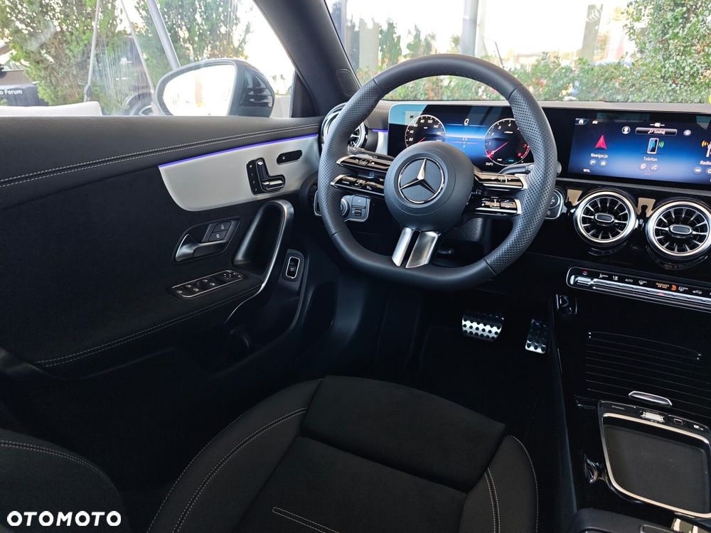 Mercedes-Benz CLA - 15