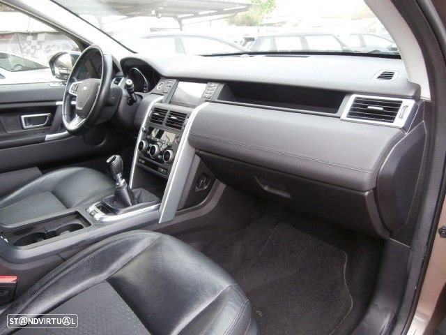 Land Rover Discovery Sport TD4 SE - 35