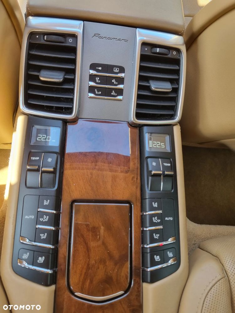 Porsche Panamera 4S - 18