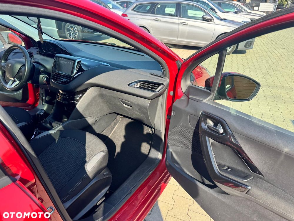 Peugeot 208 1.2 PureTech Allure - 31