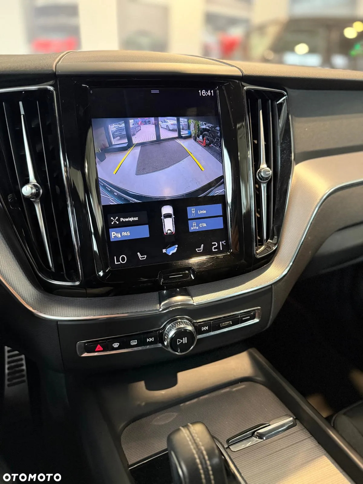 Volvo XC 60 B5 B AWD Momentum Pro - 14