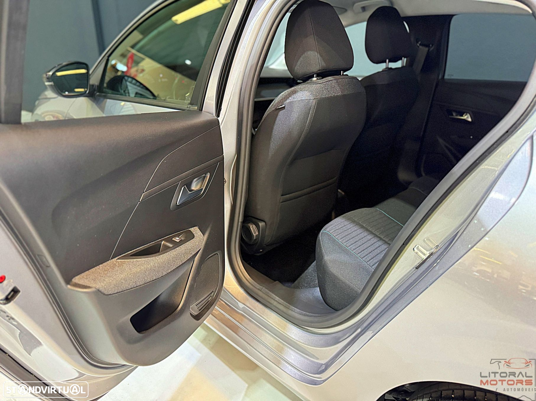 Peugeot 208 1.2 PureTech SE Style - 15