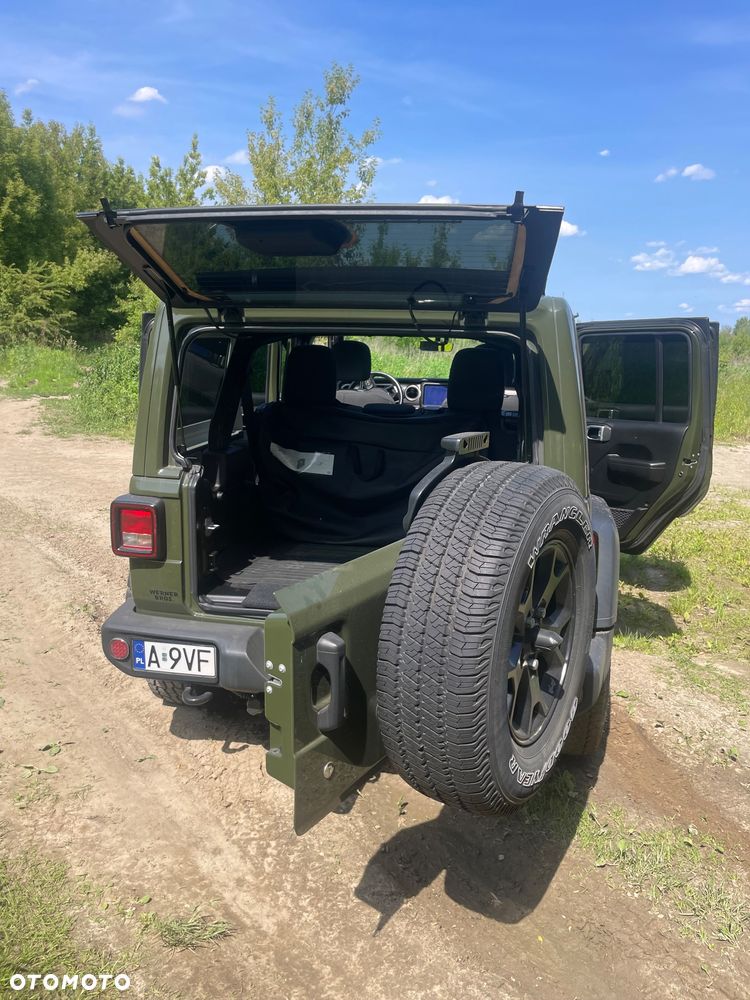 Jeep Wrangler - 23