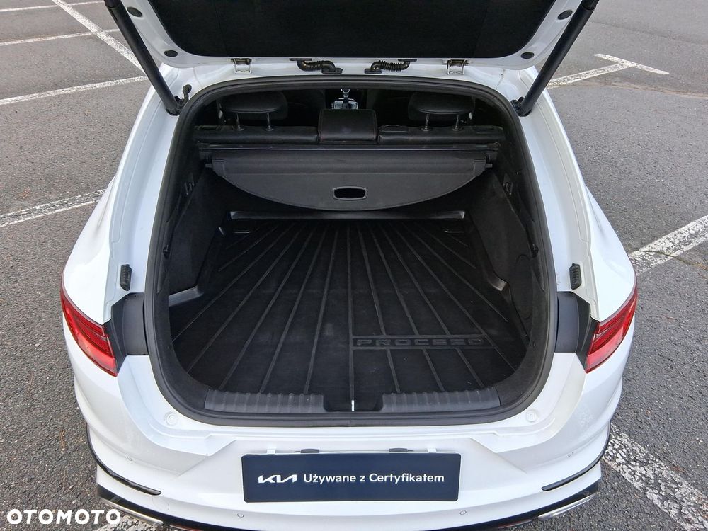 Kia ProCeed - 17