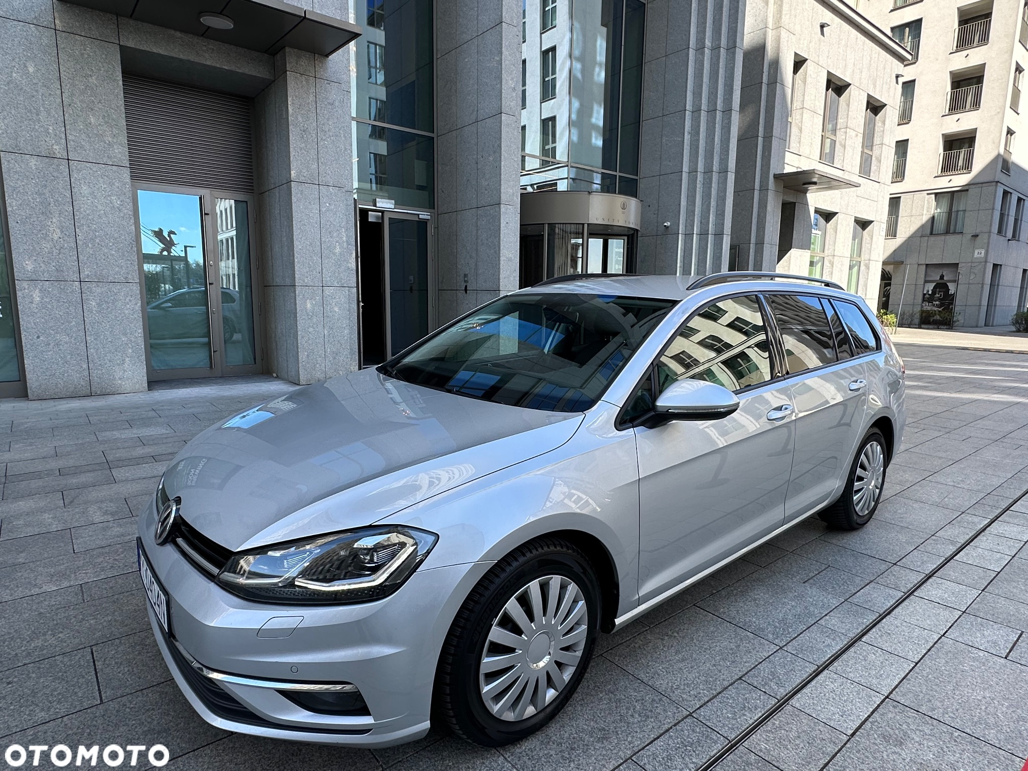 Volkswagen Golf 2.0 TDI BlueMotion Technology DSG Comfortline - 36