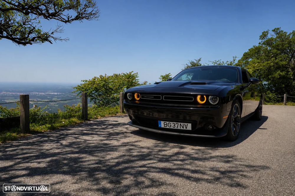 Dodge Challenger Auto SXT Plus - 12