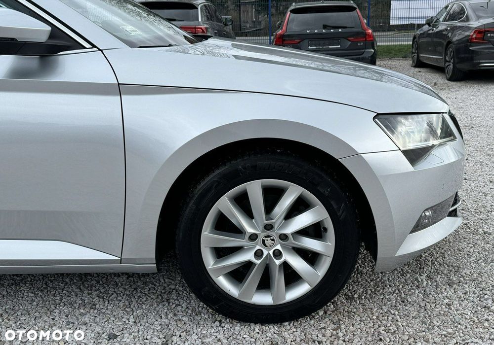 Skoda Superb 2.0 TDI SCR Ambition - 11