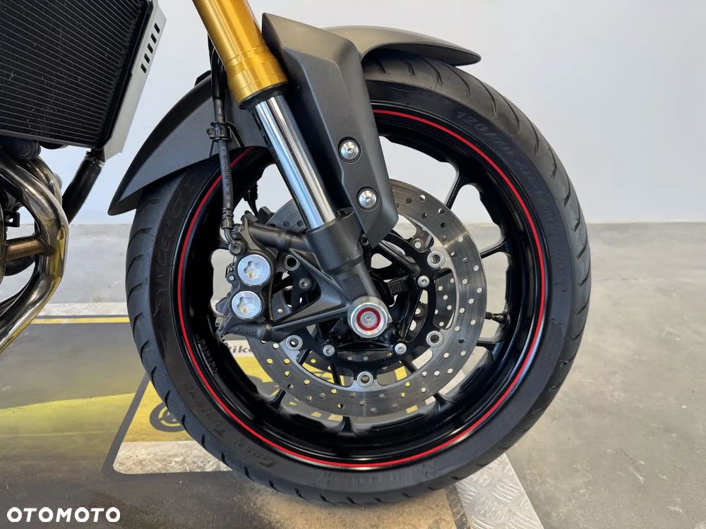 Yamaha MT - 8