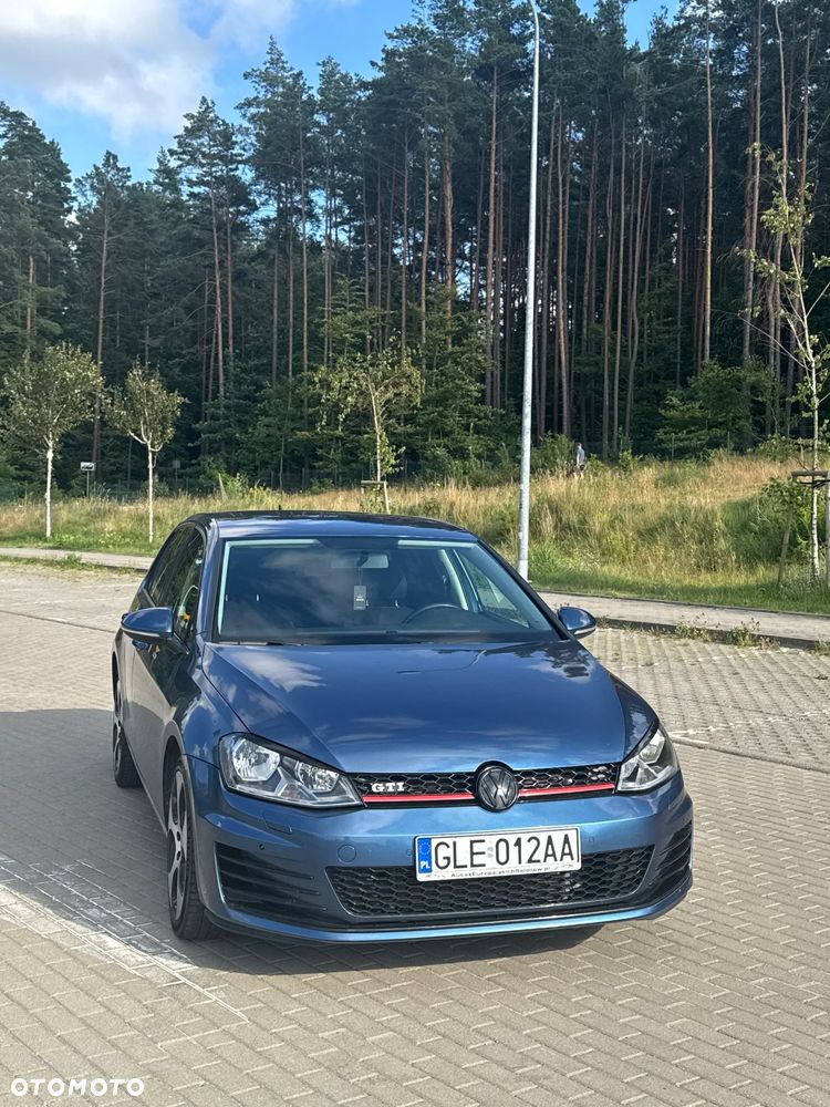 Volkswagen Golf - 27