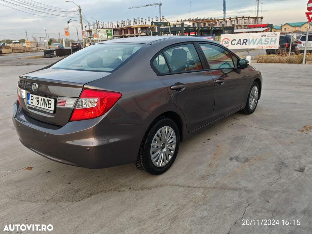 Honda Civic 1.8 MT ES - 3