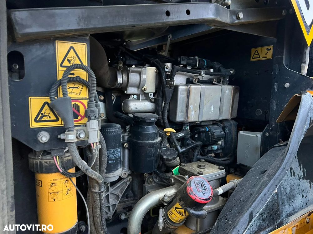 JCB - 8